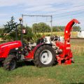 Tractor (50 pk) met houthakselaar Bugnot (tot 17 cm)